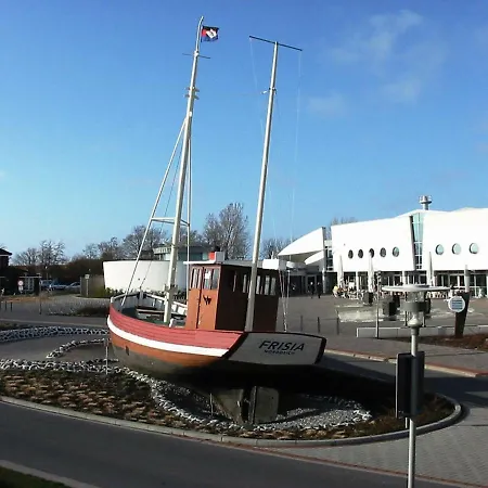 Carmen U. Rudolf Lutz דירה *